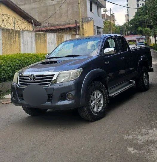 2013 Model-Toyota Hilux King Cab