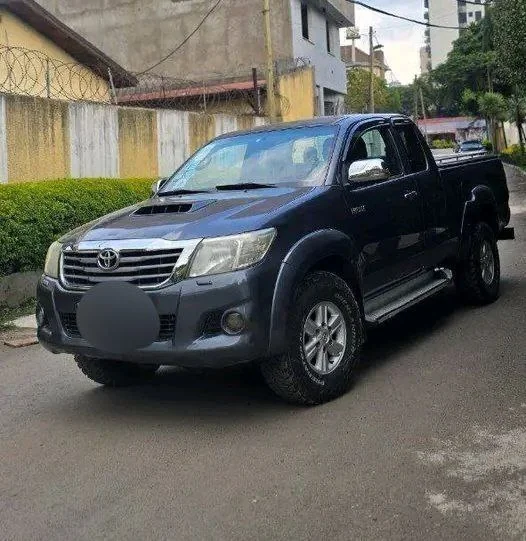 2013 Model-Toyota Hilux King Cab