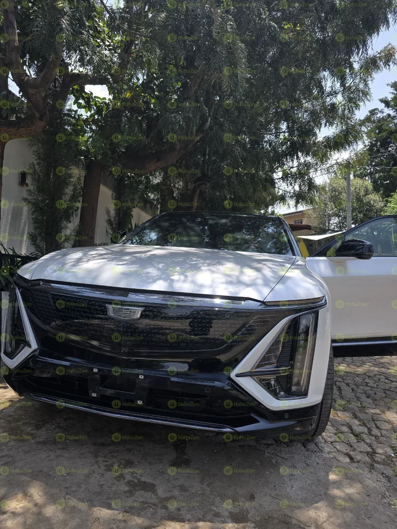 2024 Model-Cadillac Lyriq
