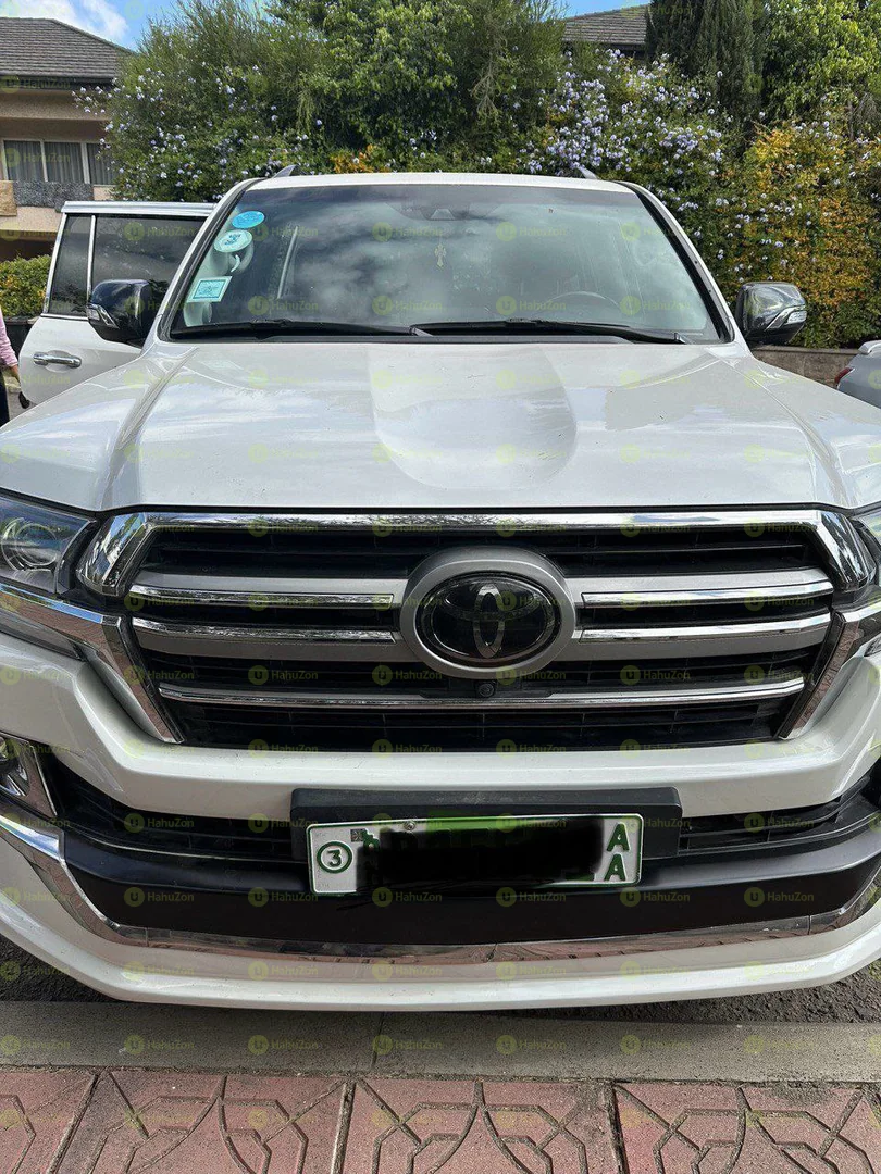 2020 Model-Toyot Landcruiser V8 VX.R
