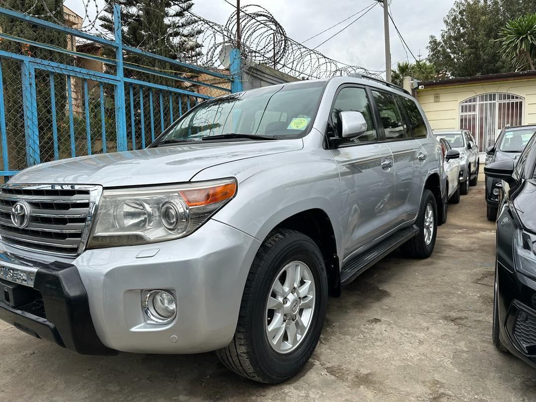 2014 Mode-Toyota Landcruiser V8 VX.R