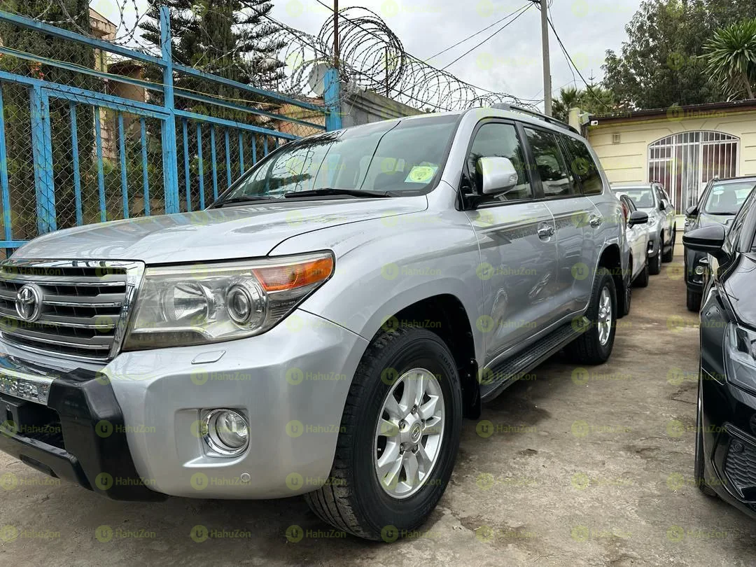 2014 Mode-Toyota Landcruiser V8 VX.R