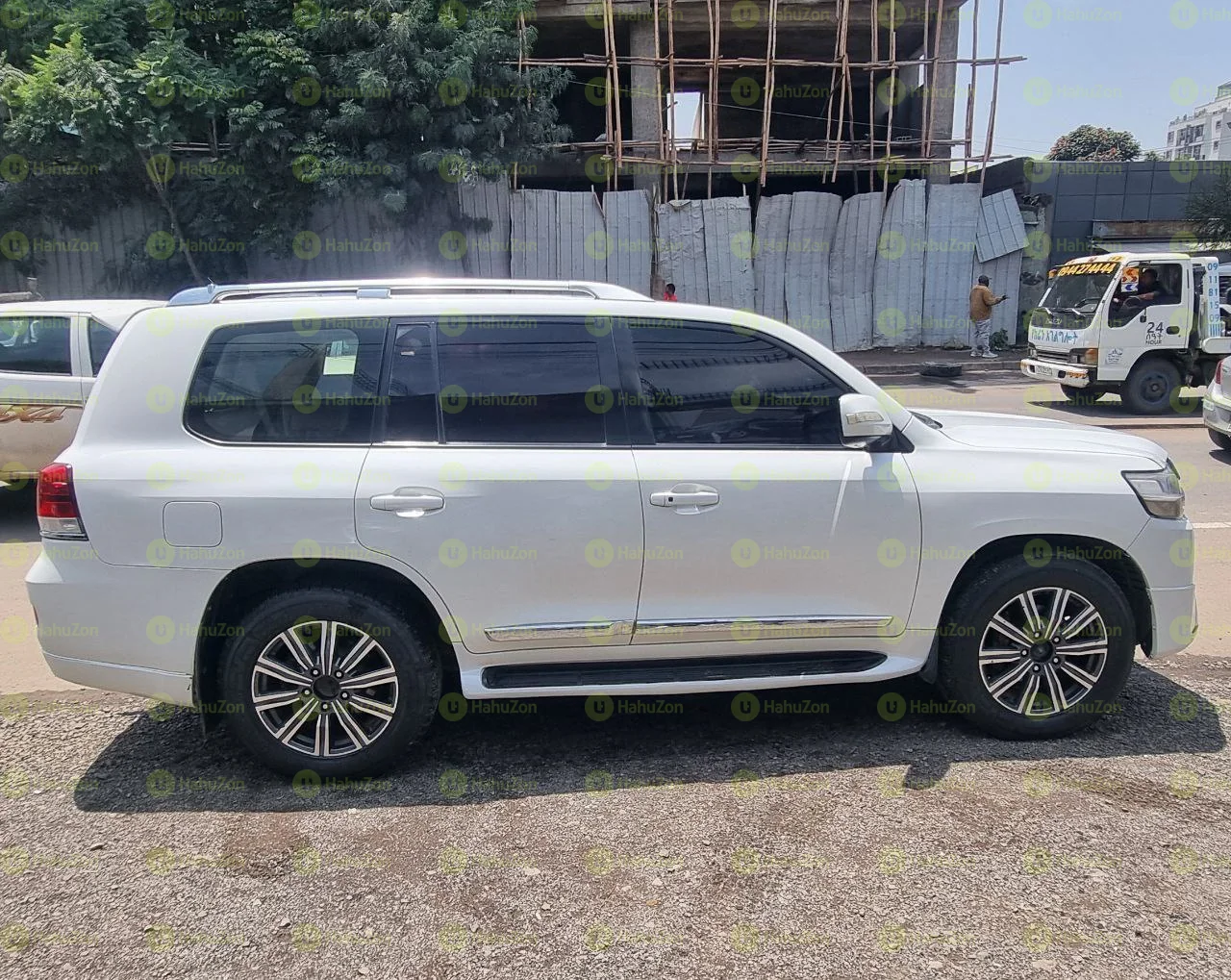 2012 Model-Toyota Landcruiser V-XR