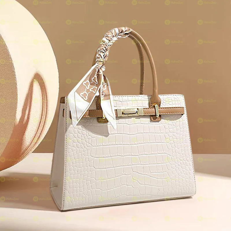 Lexury Brand New Women's Bag
