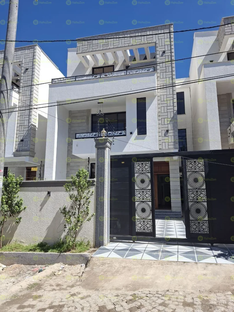 250 ካሬ የሚሸጥ G+2 ቤት በሰሚት
