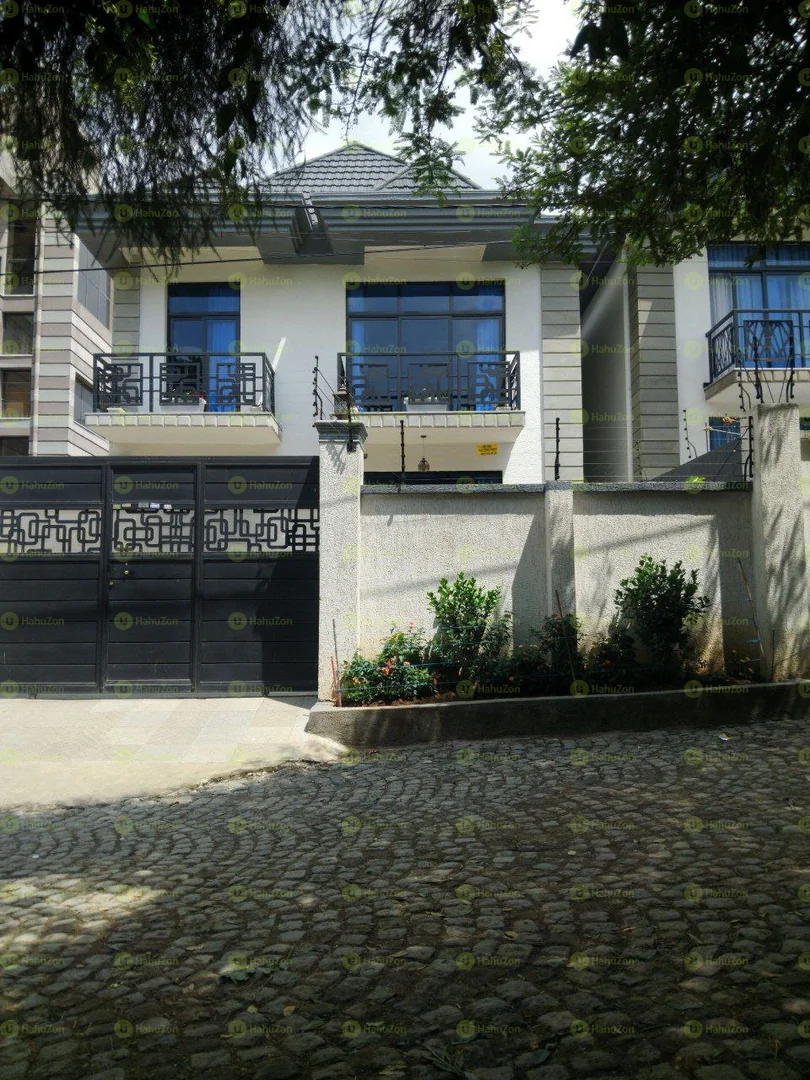250 ካሬ የሚሸጥ G+1 ቤት በአያት