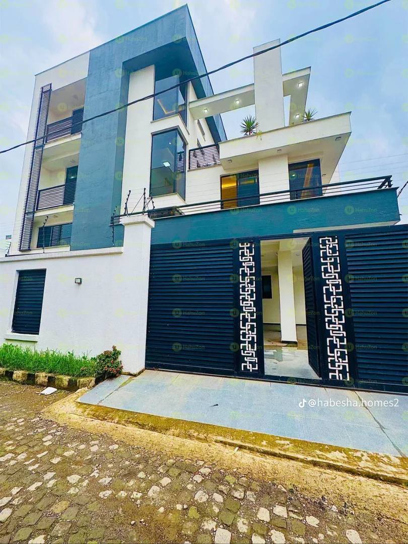 200 ካሬ የሚሸጥ ቤት በመገናኛ ቶቶት አካባቢ
