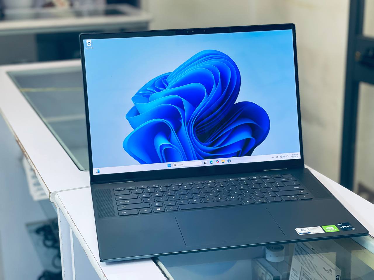 Dell Inspiron Core i7 -1260P 2.10 GHz Laptop