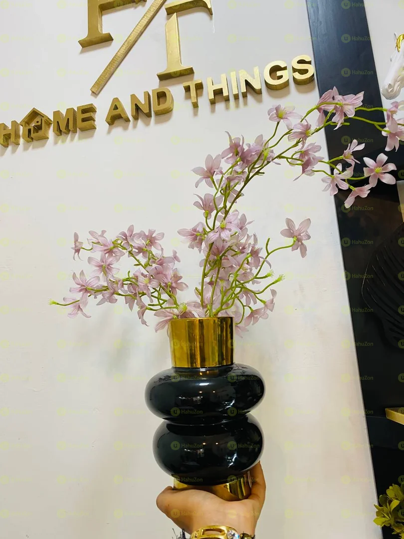 Bubble Shaped  Black And Golden Ceramic Vase and Flower