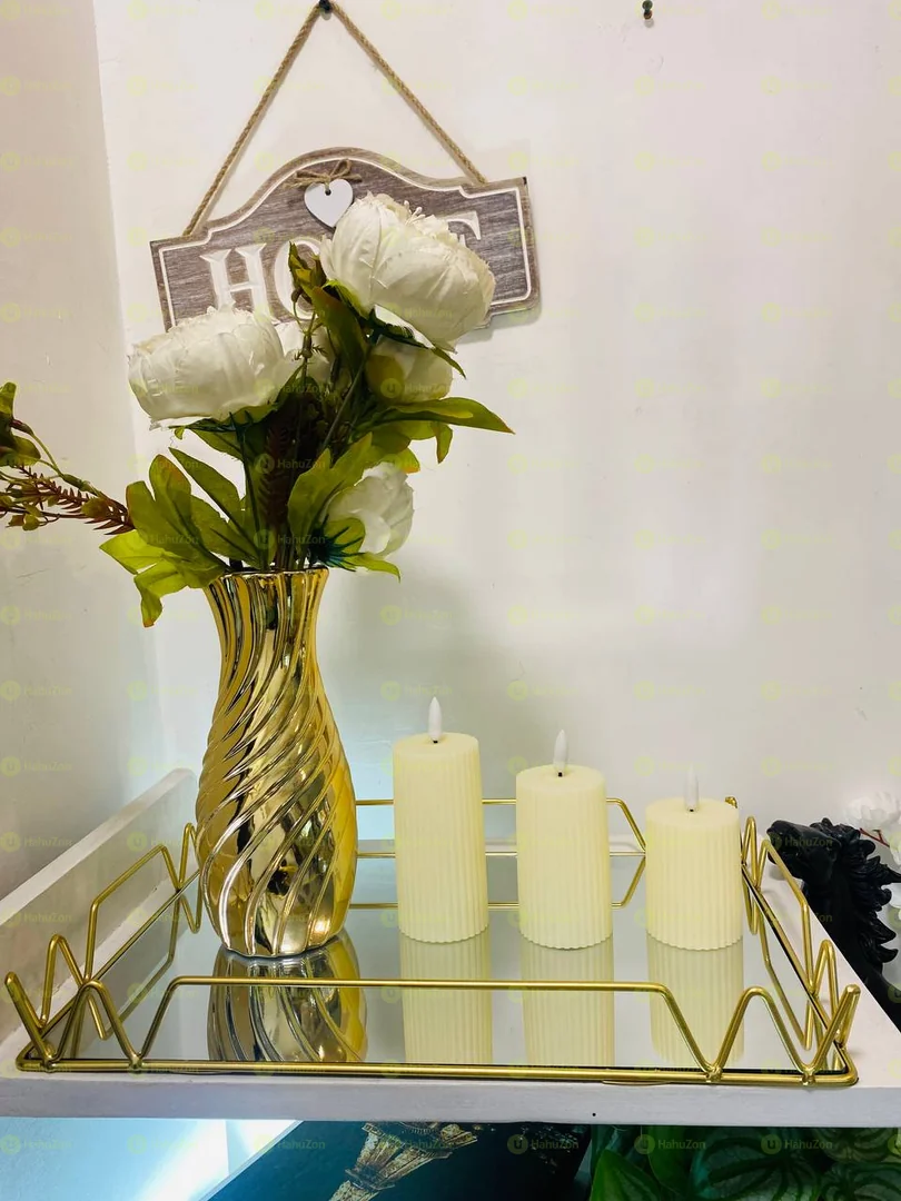 Golden Twist Vase and Flower