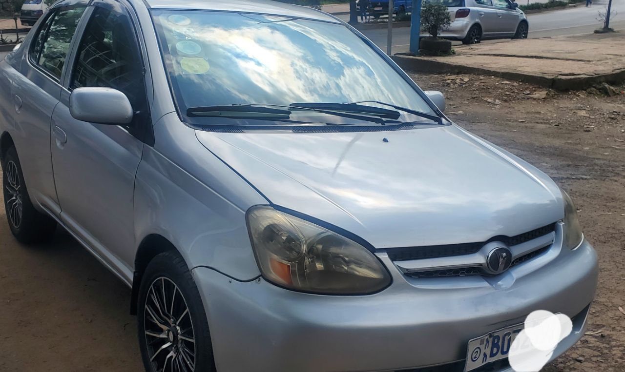 2005 Model-Toyota Platz