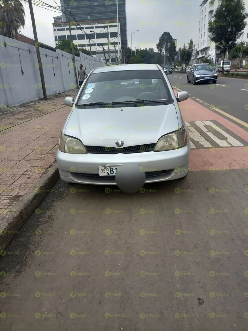 2001 Model-Toyota Platz