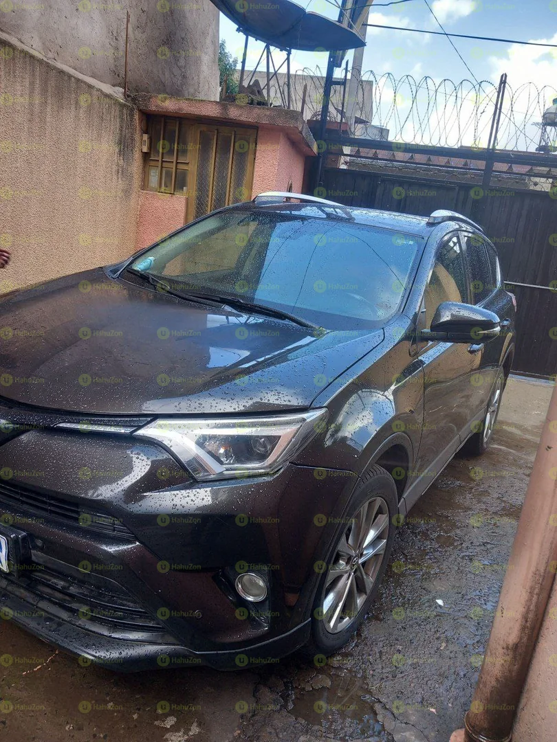2017 Model-Toyota Rav4