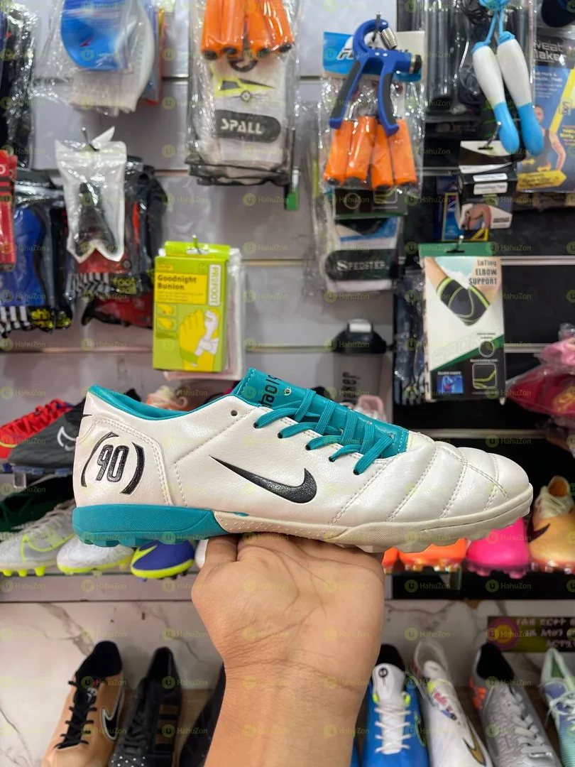 Nike 90 Football Shoes Cleats