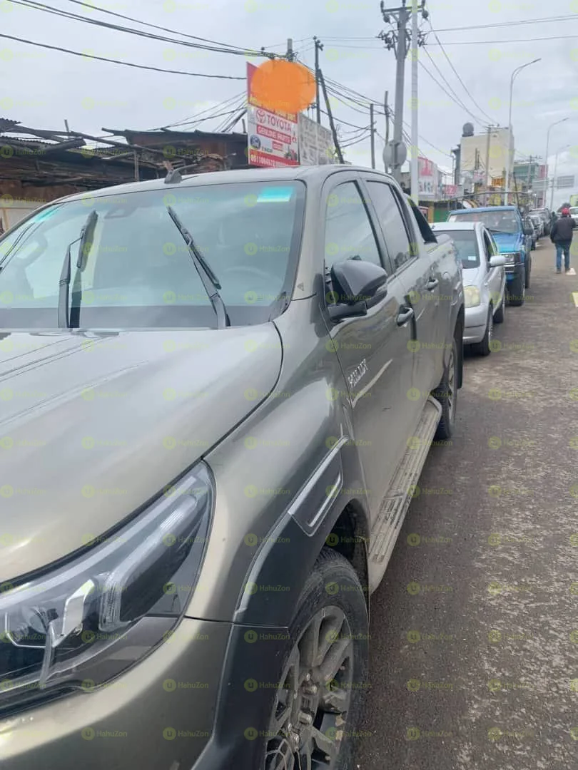 2021 Model-Toyot Hilux Invincible Double Cab