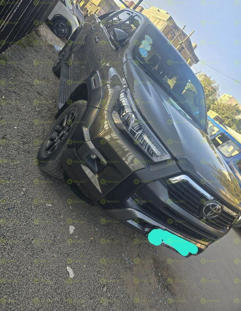 2022 Model-Toyota Hilux Invincible Double Cab