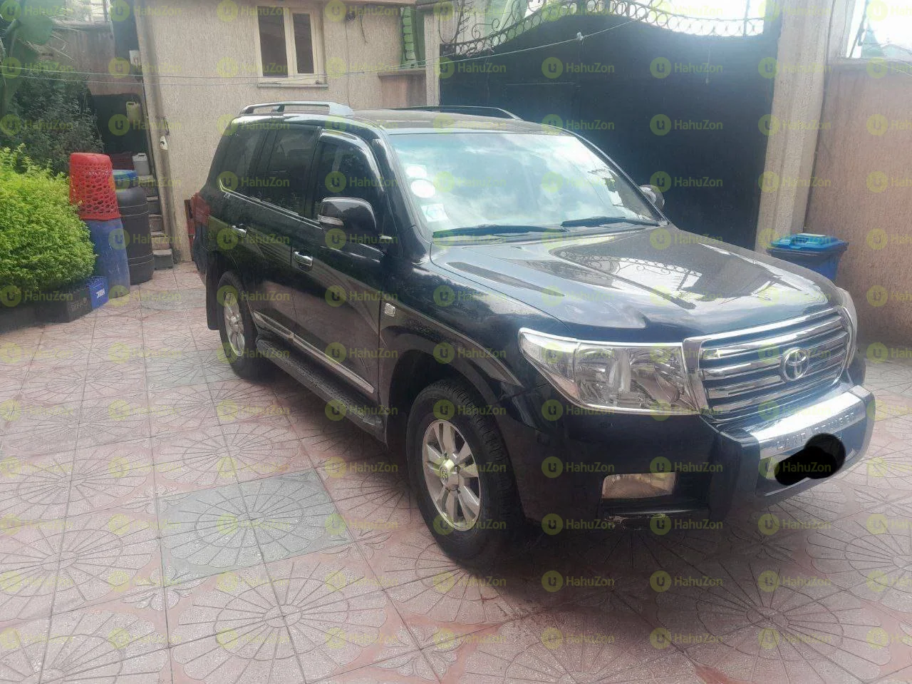 2011 Model-Toyota Landcruiser V8  G-XR