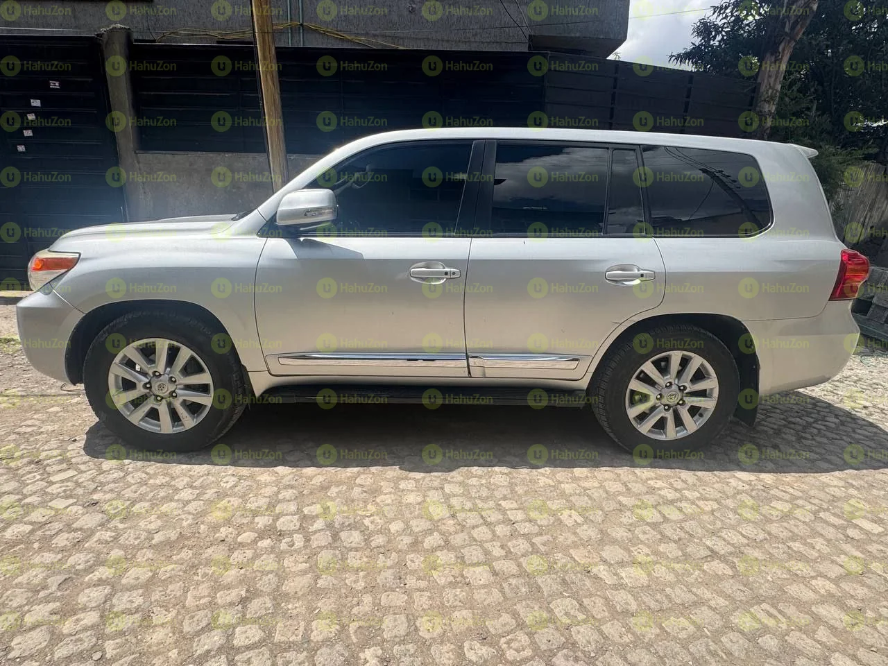 2014 Model-Toyota Landcruiser V8  VXR