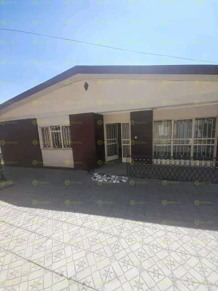300 ካሬ የሚሸጥ ቪላ ቤት በአያት ዞን
