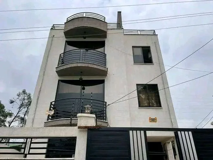140 ካሬ የሚሸጥ G+3 ቤት በመገናኝ ሲግናል