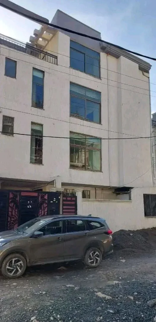 90 ካሬ የሚሸጥ G+3  ቤት በአያት