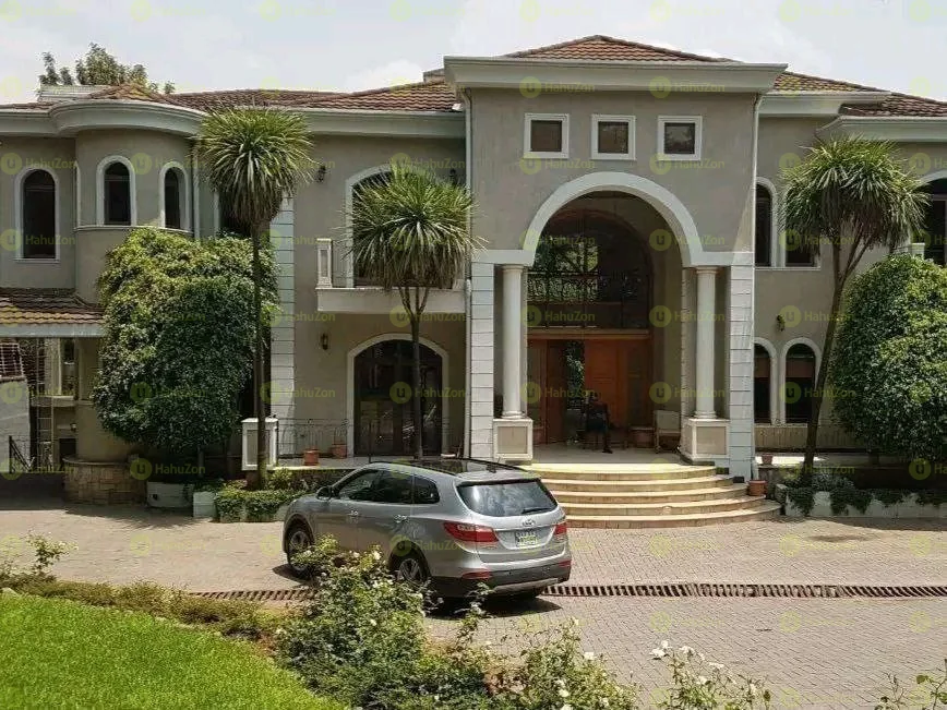 2065 ካሬ የሚሸጥ G+1 ቤት በብስራተ ገብርኤል