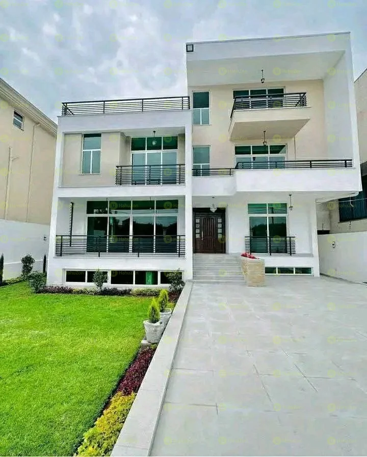 500 ካሬ የሚሸጥ G+2 ቤት በአያት ኮንፓውንድ