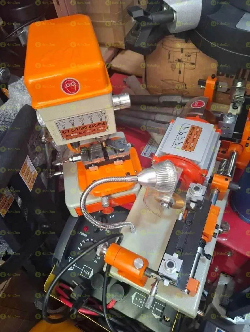 Key Cutting Machine
