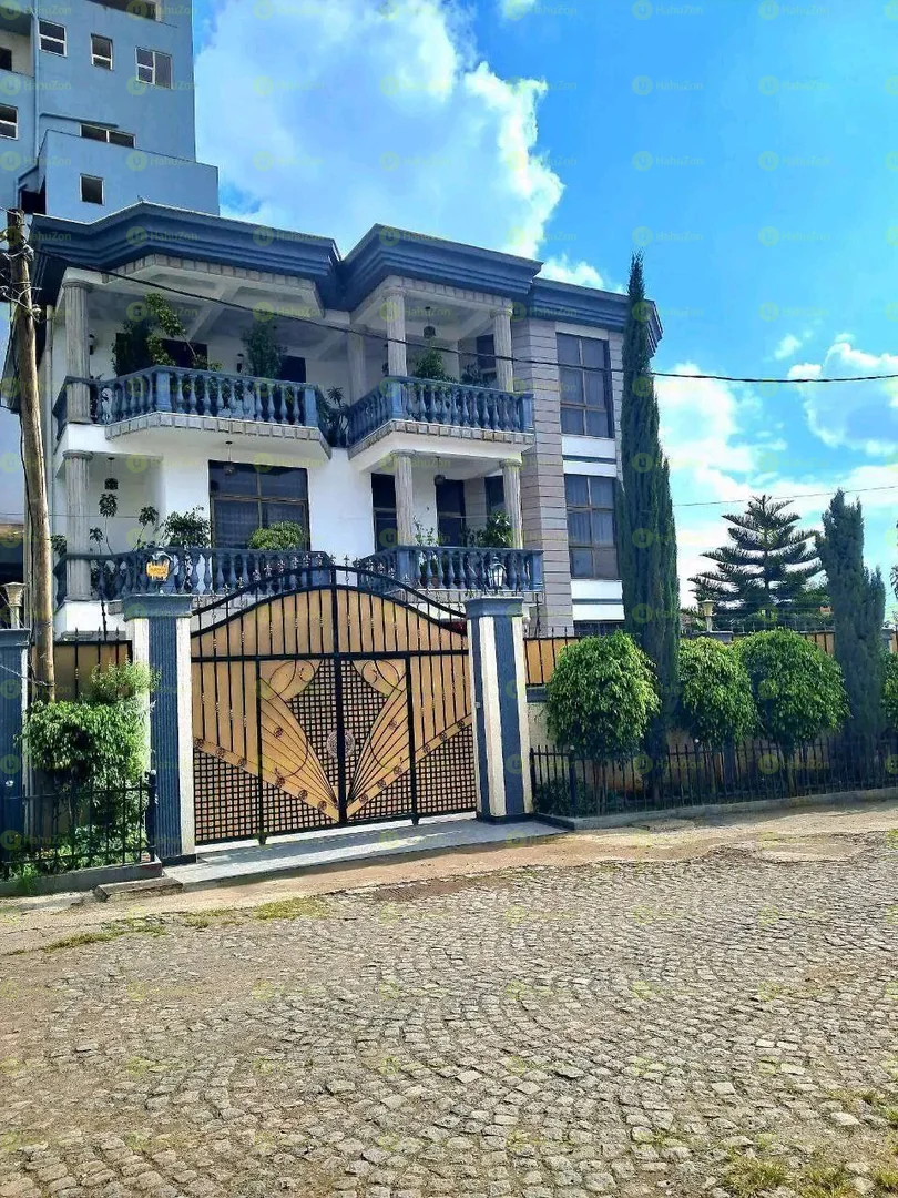 350 ካሬ የሚሸጥ G+1 ቤት በአያት
