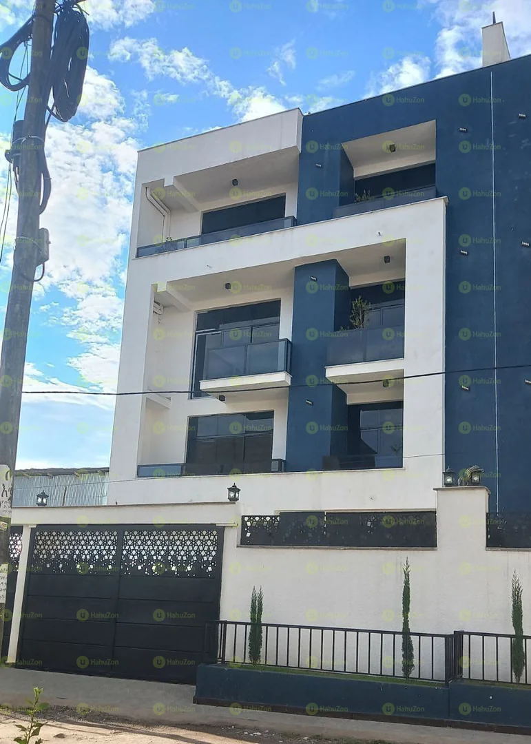 250 ካሬ የሚሸጥ G+3 ቤት በአያት
