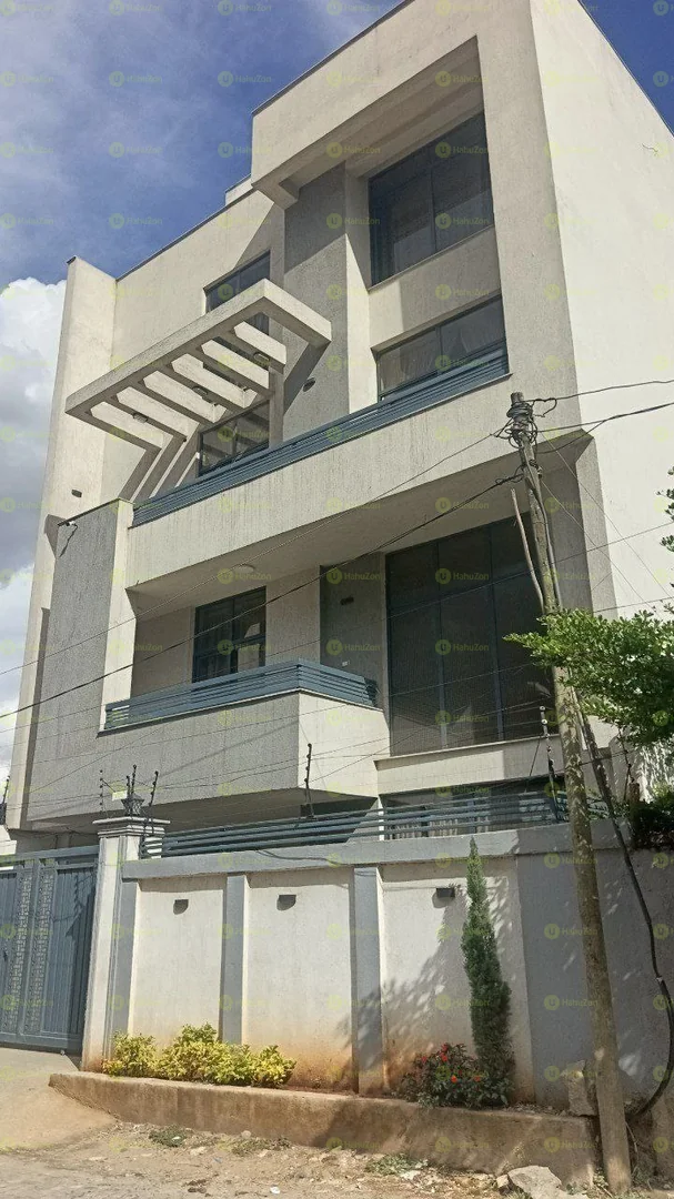 164 ካሬ የሚሸጥ G+4  ቤት በላፍቶ