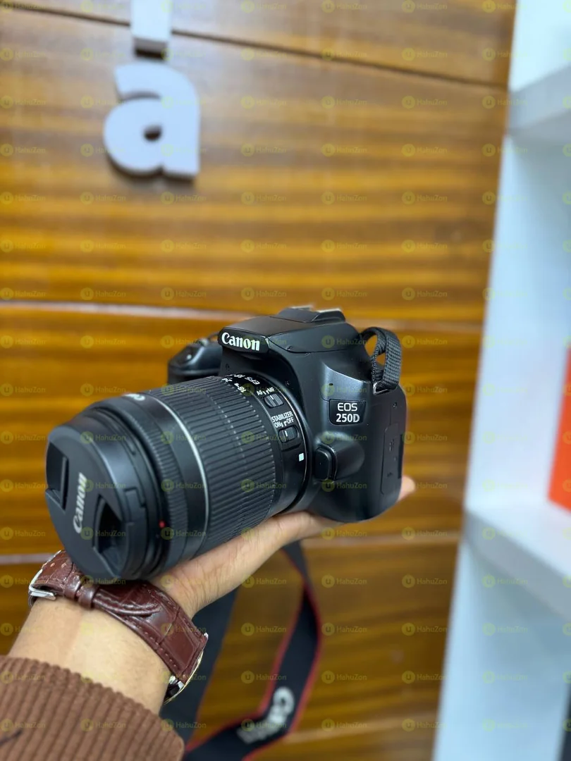 Canon 250D