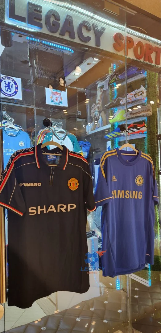 Man United & Chelsea Retro Kit
