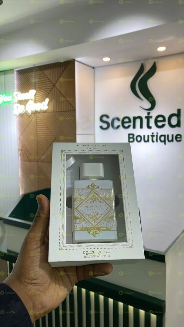 Bade'e Al Oud Honor & Glory by Lattafa 100ml Perfume