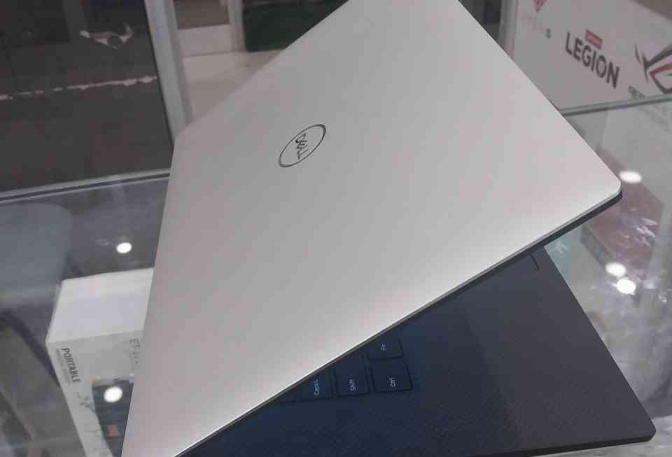 Dell Xps Core i7 8th Generation Laptop