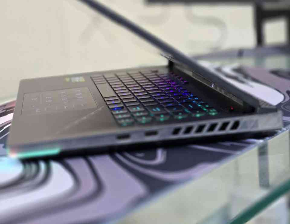 Asus Pro Strix Scar 16 (2024) Gaming Laptop
