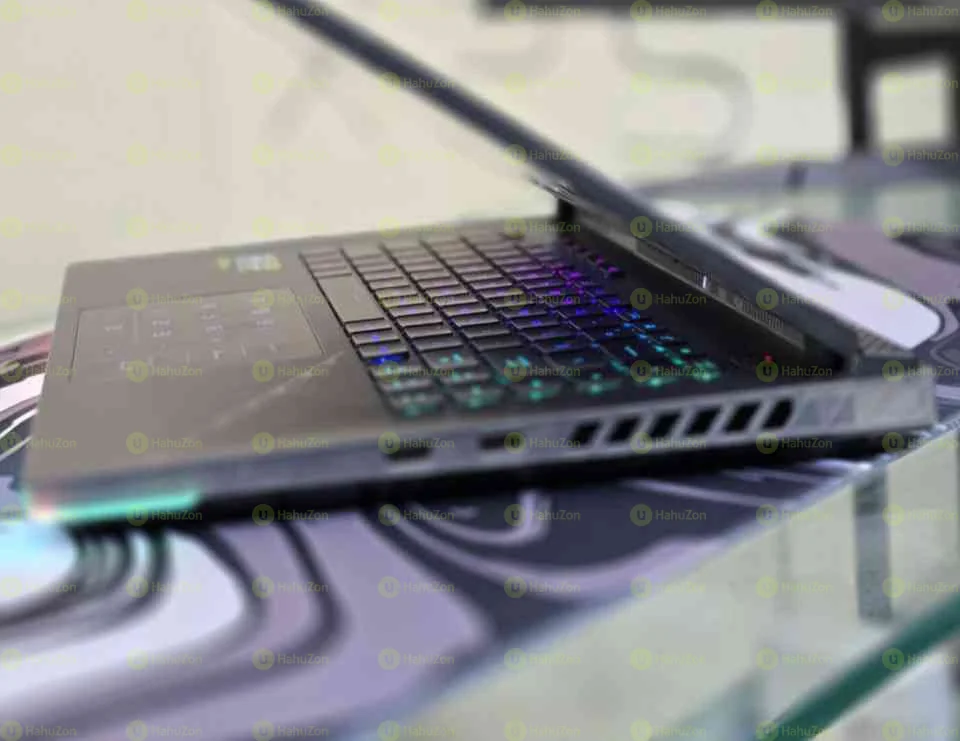 Asus Pro Strix Scar 16 (2024) Gaming Laptop