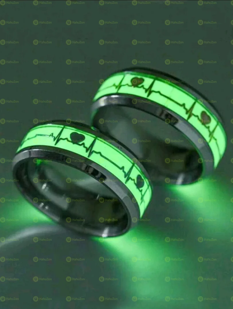 2pcs Men Heart Design Glow In The Dark Ring