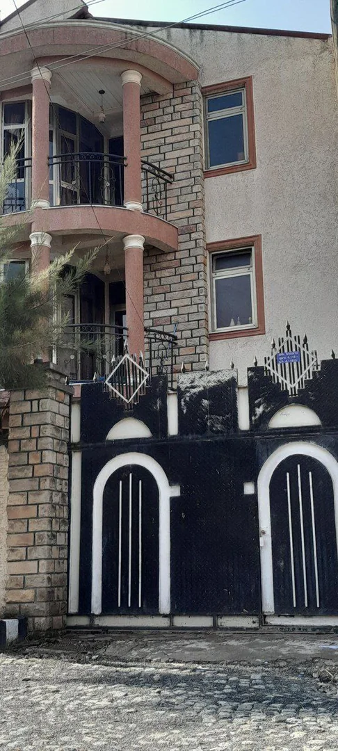 175 ካሬ የሚሸጥ G+2 ቤት በቦሌ ቡልቡላ