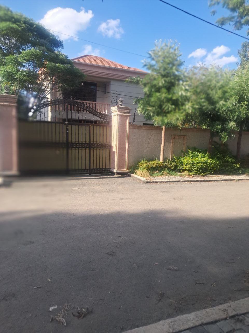 420 ካሬ የሚሸጥ G+1 ቤት በአያት ዞን