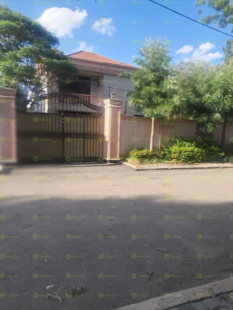 420 ካሬ የሚሸጥ G+1 ቤት በአያት ዞን