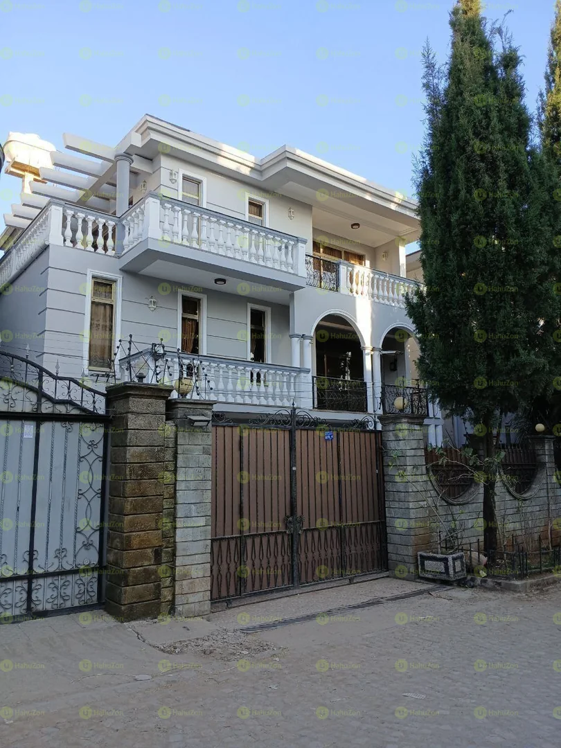 250 ካሬ የሚሸጥ G+1 ቤት በሲ ኤ ምሲ