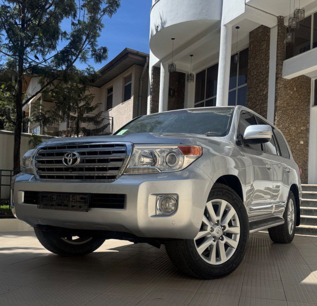 2014 Model-Toyota Land Cruiser V8 VXR