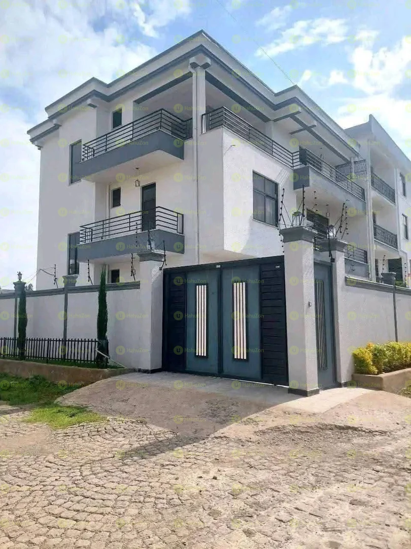 250 ካሬ የሚሸጥ  G+2 ቤት በአያት
