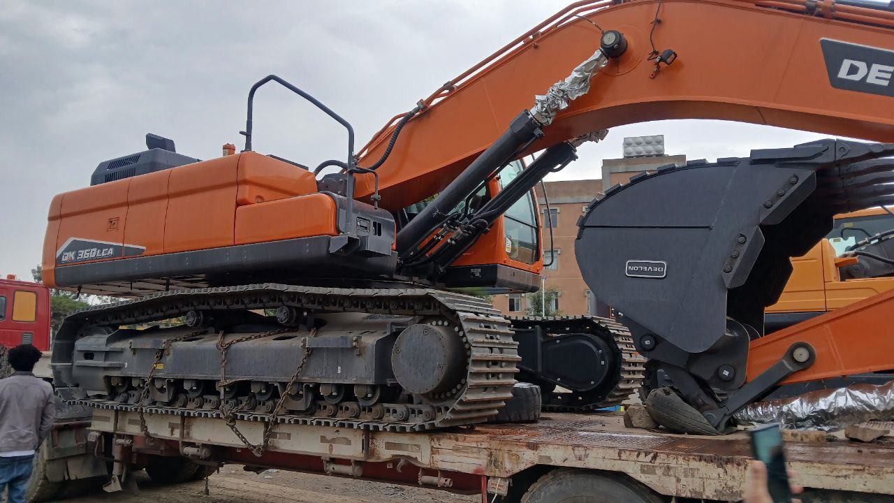 2025 Model-Develon Excabtor