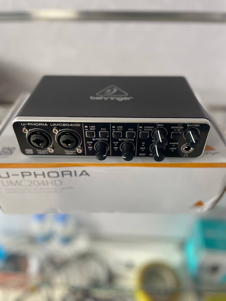 Behringer U - PHORIA UMC204HD 2i4 Sound Card