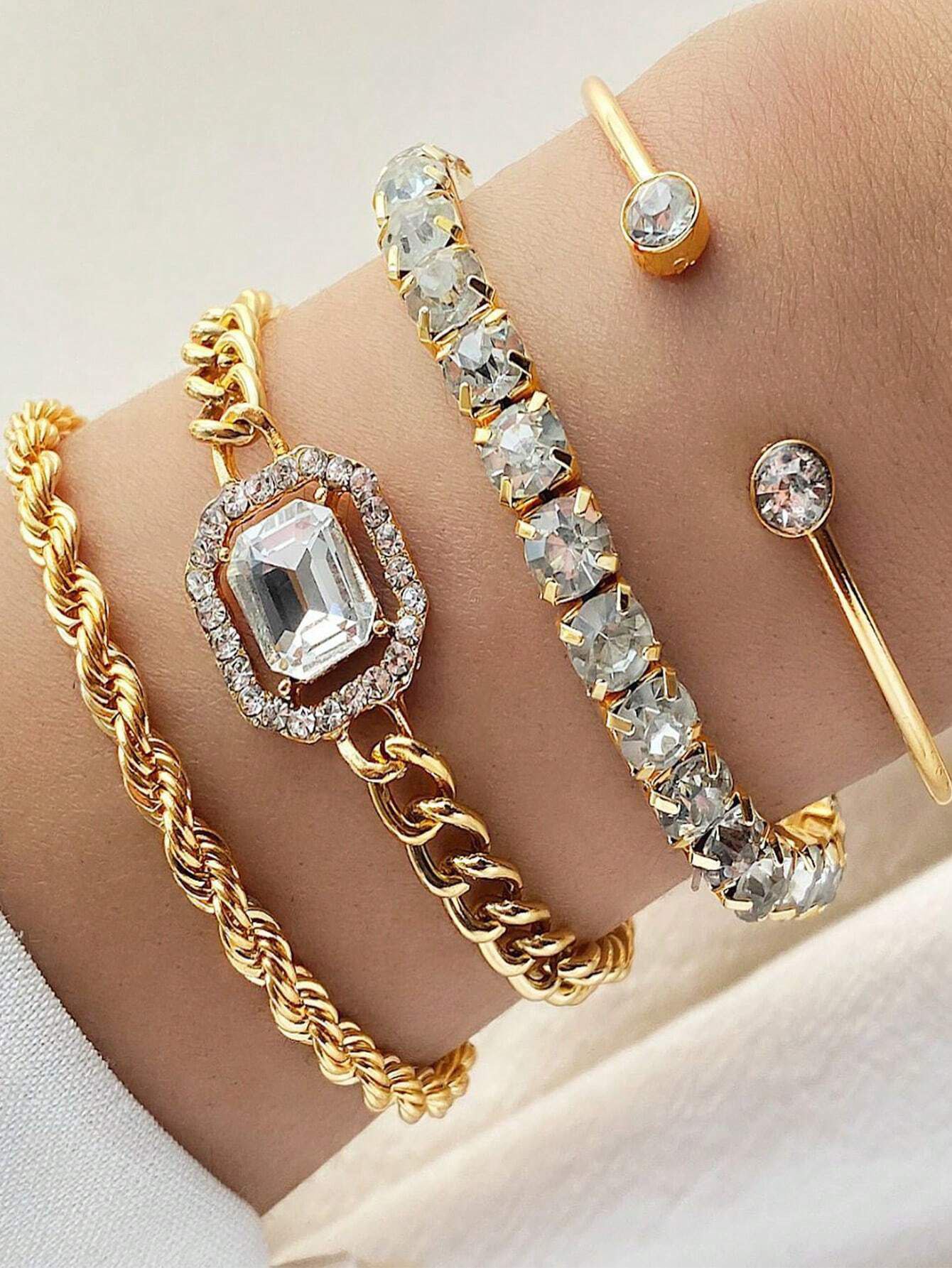 4 Sets of Bracelet
