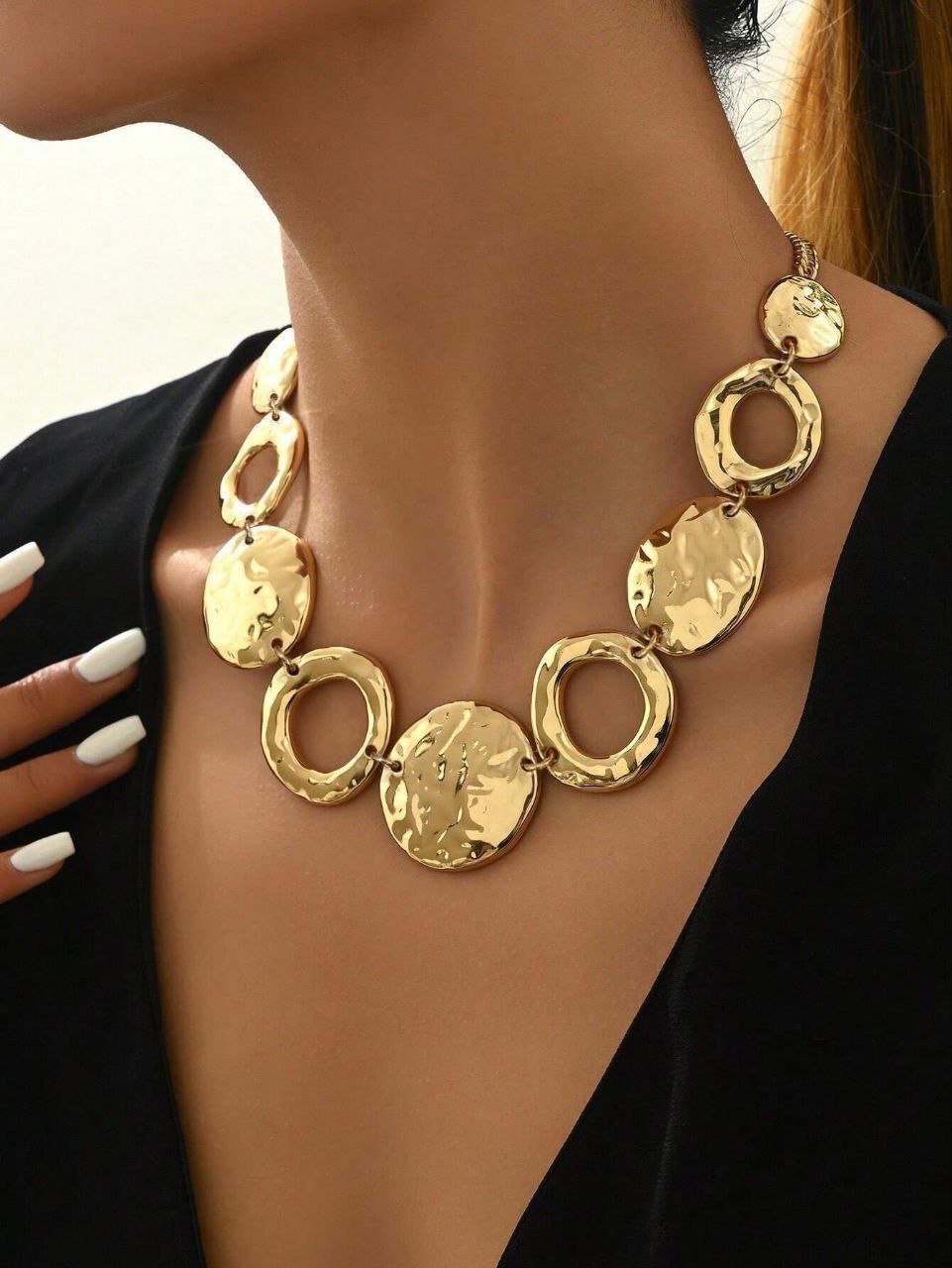 Causal Necklace
