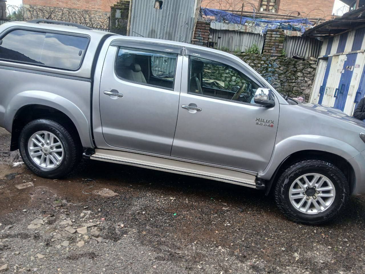 2015 Model-Toyota Hiluxe Double Cap