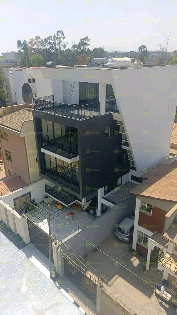 200 ካሬ የሚሸጥ G+3 ቤት በቦሌ ሆምስ
